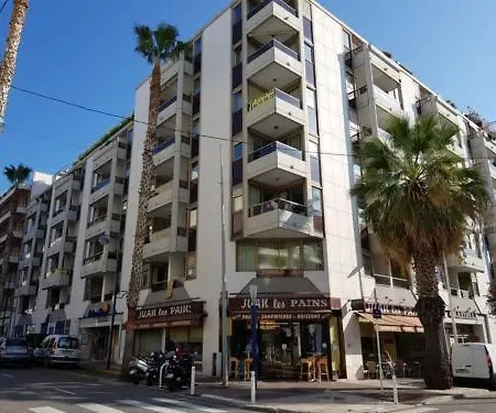 Les Pins *